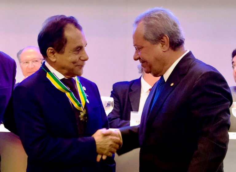 Celso Gonçalo é homenageado nacionalmente com medalha da CNI…